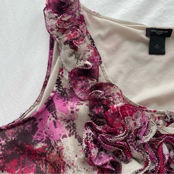 Ann Taylor 3D Floral Ruffle Pink Red Sleeveless Lightweight Romantic Top Size M - Picture 5 of 13